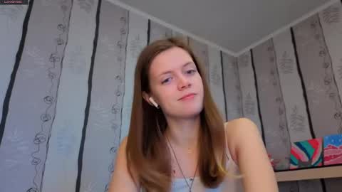 Snapshot of maurineneverman chatting on 05-05-26, 08:11 Lucy online show from 05-05-26, 08:11