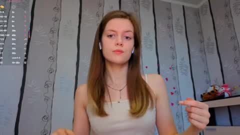 Snapshot of maurineneverman chatting on 05-19-26, 08:09 Lucy online show from 05-19-26, 08:09