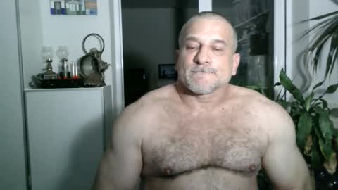 Snapshot of mauro1971 chatting on 06-11-26, 02:53 mauro1971 online show from 06-11-26, 02:53