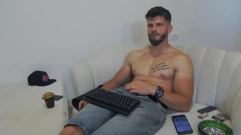 mauro_real_man online show from 06-08-26, 05:24