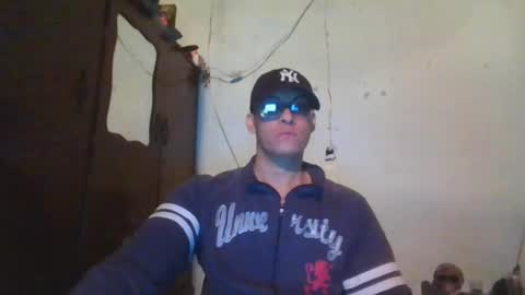 Snapshot of maurodirty chatting on 12-01-25, 07:57 Mauro online show from 12-01-25, 07:57