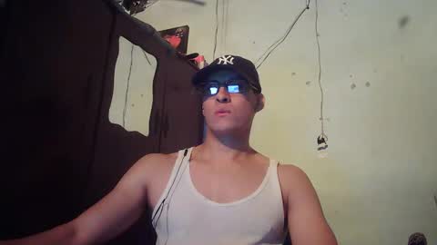 Snapshot of maurodirty chatting on 12-23-25, 08:45 Mauro online show from 12-23-25, 08:45