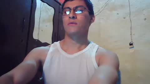 Snapshot of maurodirty chatting on 01-09-26, 01:08 Mauro online show from 01-09-26, 01:08