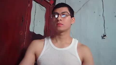 Snapshot of maurodirty chatting on 01-09-26, 06:42 Mauro online show from 01-09-26, 06:42