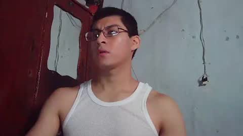 Snapshot of maurodirty chatting on 01-10-26, 09:30 Mauro online show from 01-10-26, 09:30