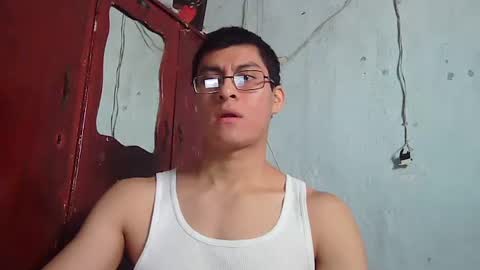 Snapshot of maurodirty chatting on 01-11-26, 08:03 Mauro online show from 01-11-26, 08:03