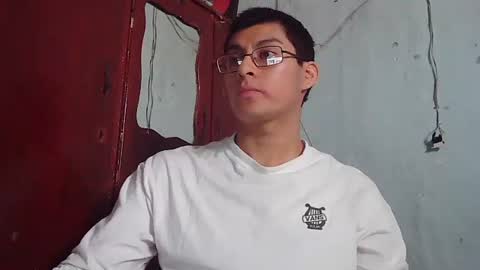 Snapshot of maurodirty chatting on 01-12-26, 10:59 Mauro online show from 01-12-26, 10:59