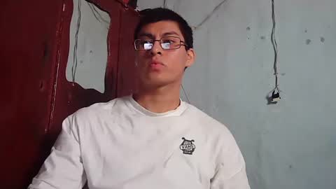 Snapshot of maurodirty chatting on 01-15-26, 06:55 Mauro online show from 01-15-26, 06:55