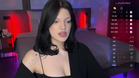Snapshot of mavis_crystal chatting on 01-10-26, 10:36 Mavis online show from 01-10-26, 10:36