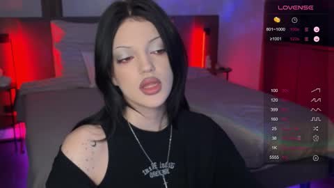 Snapshot of mavis_crystal chatting on 01-14-26, 11:09 Mavis online show from 01-14-26, 11:09
