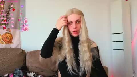 Snapshot of mavis_crystal chatting on 07-01-26, 04:36 Mavis online show from 07-01-26, 04:36