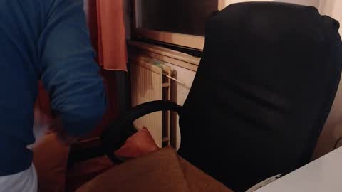 Max online show from 10-13-25, 01:05