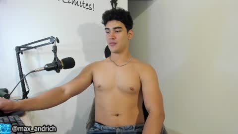 Snapshot of max__andrich chatting on 07-02-26, 03:23 Max... online show from 07-02-26, 03:23