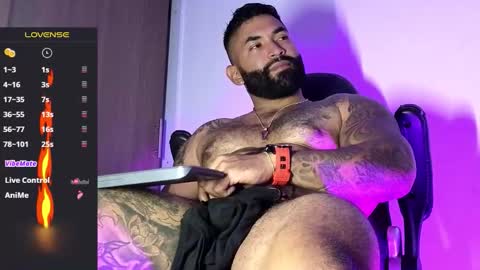 max__prada online show from 11-15-25, 01:25