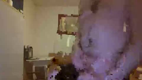 Snapshot of max_arahnofob chatting on 11-05-25, 02:33 Max Bax online show from 11-05-25, 02:33