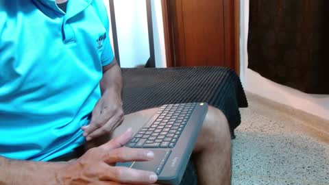Snapshot of max_ashley_mds chatting on 02-02-25, 04:11 Max Ashley online show from 02-02-25, 04:11