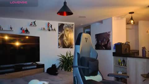 Max online show from 11-06-25, 03:40