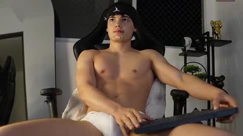 Snapshot of max_cortes1_ chatting on 09-30-25, 11:54 60 OFF ON MY OF ONLY FOR TODAY online show from 09-30-25, 11:54