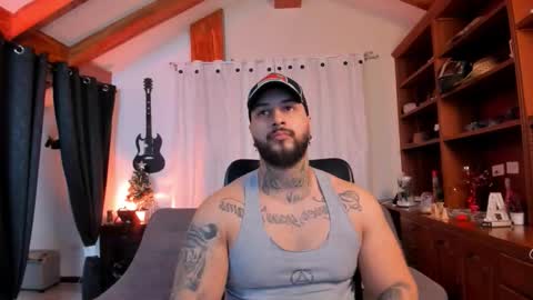 Snapshot of max_dic1 chatting on 11-20-25, 02:23 max D. online show from 11-20-25, 02:23