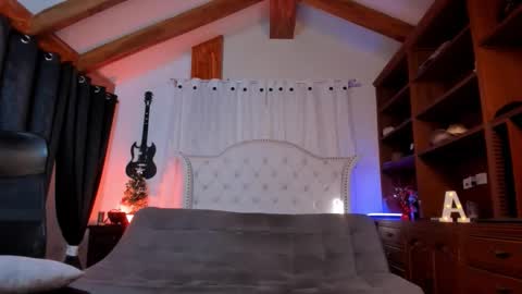 Snapshot of max_dic1 chatting on 12-03-25, 11:41 max D. online show from 12-03-25, 11:41