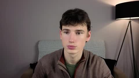 Snapshot of max_foks chatting on 12-19-25, 06:42 Max online show from 12-19-25, 06:42