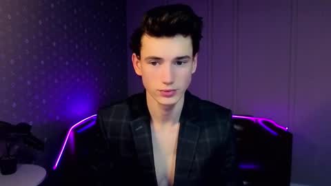 Snapshot of max_foks chatting on 12-22-25, 09:50 Max online show from 12-22-25, 09:50