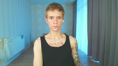 Snapshot of max_gen chatting on 12-09-24, 04:45 Max Gen with tats 24years And Ethan without tats 20 years online show from 12-09-24, 04:45