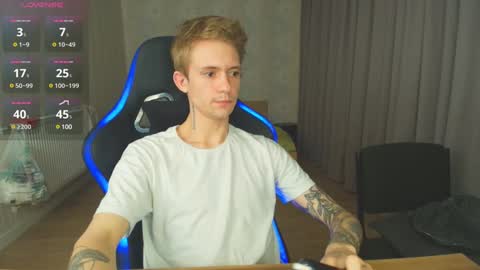 Snapshot of max_gen chatting on 12-19-24, 05:29 Max Gen with tats 24years And Ethan without tats 20 years online show from 12-19-24, 05:29