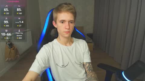 Snapshot of max_gen chatting on 01-11-25, 08:32 Max Gen with tats 24years And Ethan without tats 20 years online show from 01-11-25, 08:32