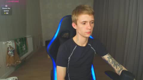 Snapshot of max_gen chatting on 01-13-25, 05:55 Max Gen with tats 24years And Ethan without tats 20 years online show from 01-13-25, 05:55