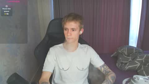 Snapshot of max_gen chatting on 01-22-25, 01:42 Max Gen with tats 24years And Ethan without tats 20 years online show from 01-22-25, 01:42