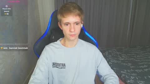 Snapshot of max_gen chatting on 01-28-25, 08:04 Max Gen with tats 24years And Ethan without tats 20 years online show from 01-28-25, 08:04