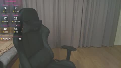 Snapshot of max_gen chatting on 02-09-25, 07:41 Max Gen with tats 24years And Ethan without tats 20 years online show from 02-09-25, 07:41