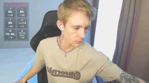 Snapshot of max_gen chatting on 03-01-25, 02:13 Max Gen with tats 24years And Ethan without tats 20 years online show from 03-01-25, 02:13