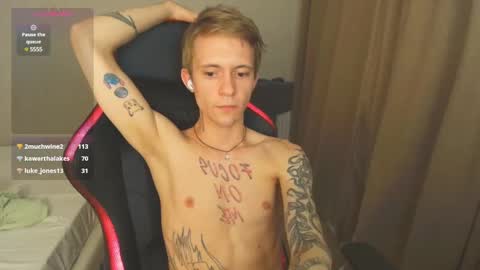 Snapshot of max_gen chatting on 03-03-25, 05:39 Max Gen with tats 24years And Ethan without tats 20 years online show from 03-03-25, 05:39