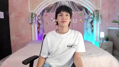 Snapshot of max_hunter1 chatting on 07-15-26, 06:07 Max online show from 07-15-26, 06:07