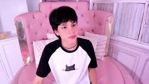 Snapshot of max_hunter1 chatting on 07-17-26, 03:46 Max online show from 07-17-26, 03:46