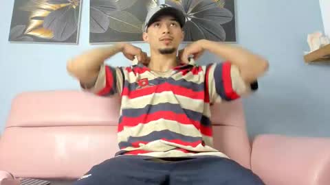 Snapshot of max_jowel chatting on 11-26-25, 03:07 max_jowel online show from 11-26-25, 03:07