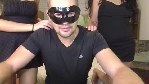 Max  Aliya online show from 10-30-25, 08:49