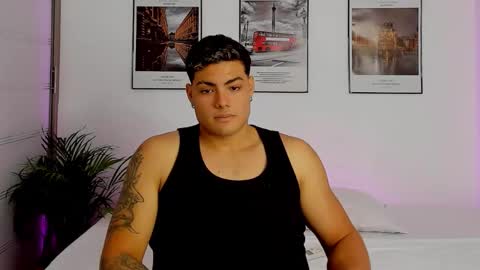 Snapshot of max_miuller chatting on 10-16-25, 02:45 MAX MIULLER online show from 10-16-25, 02:45