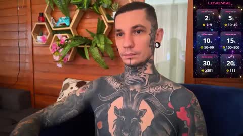 Snapshot of max_reaves chatting on 12-22-24, 02:06 online show from 12-22-24, 02:06