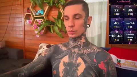 Snapshot of max_reaves chatting on 12-26-24, 02:01 online show from 12-26-24, 02:01