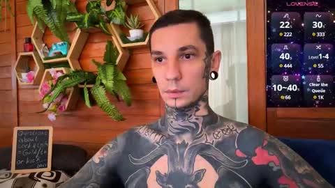 Snapshot of max_reaves chatting on 01-04-25, 01:42 online show from 01-04-25, 01:42