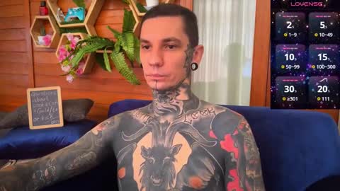 Snapshot of max_reaves chatting on 01-08-25, 01:53 online show from 01-08-25, 01:53