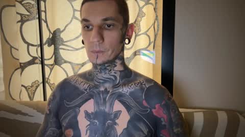 Snapshot of max_reaves chatting on 01-26-25, 12:22 online show from 01-26-25, 12:22