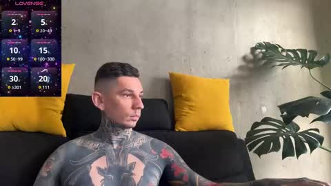 Snapshot of max_reaves chatting on 10-06-25, 05:05 online show from 10-06-25, 05:05