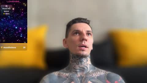 Snapshot of max_reaves chatting on 10-18-25, 06:48 online show from 10-18-25, 06:48