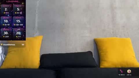 Snapshot of max_reaves chatting on 10-23-25, 06:13 online show from 10-23-25, 06:13