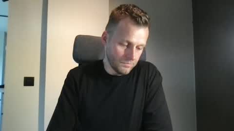 Snapshot of max_straight_1 chatting on 02-15-26, 12:58 Max take off clothes online show from 02-15-26, 12:58