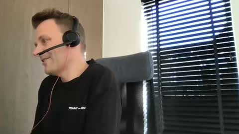 Snapshot of max_straight_1 chatting on 03-05-26, 09:49 Max take off clothes online show from 03-05-26, 09:49